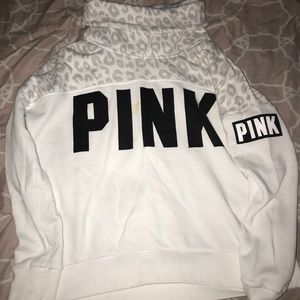 Cheetah print VS pullover ( small stain )